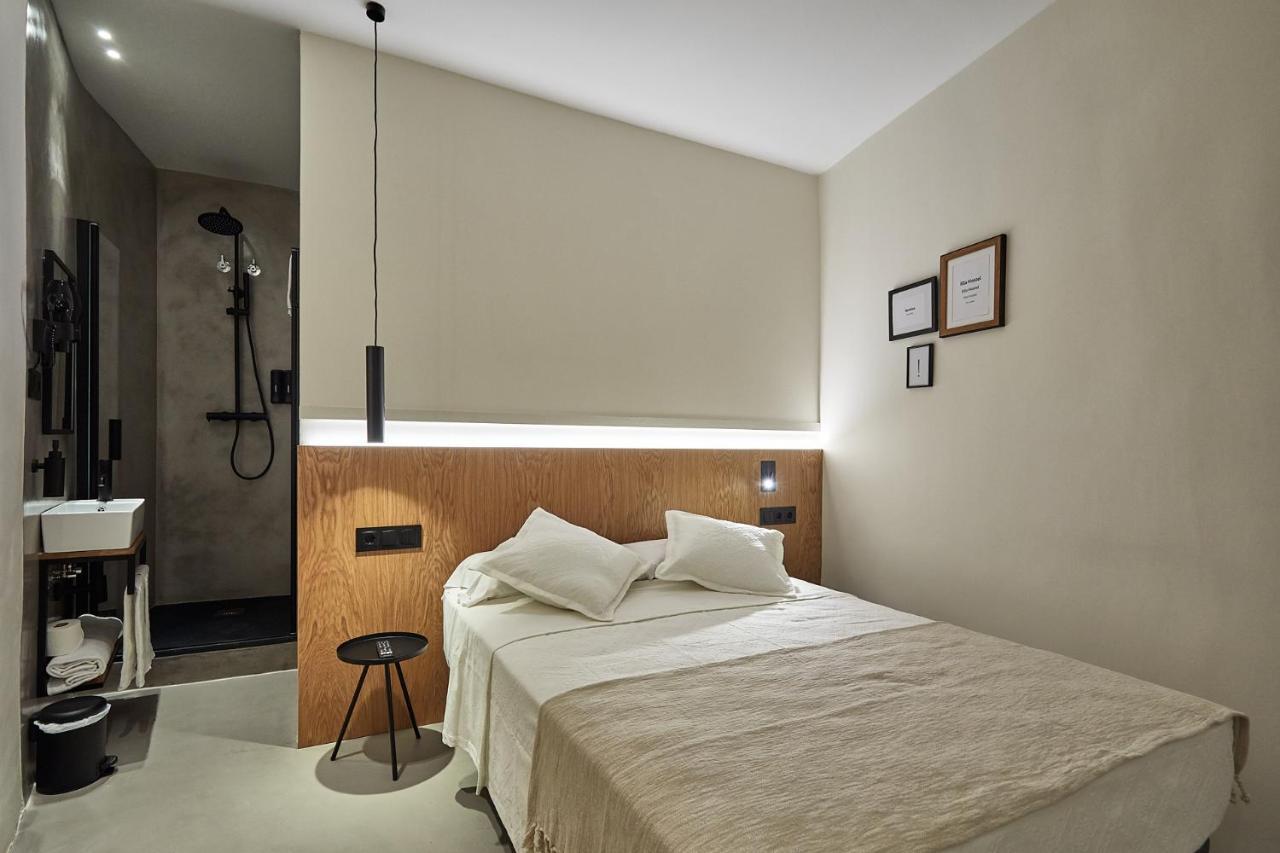Standard Double Room with Shared Bathroom