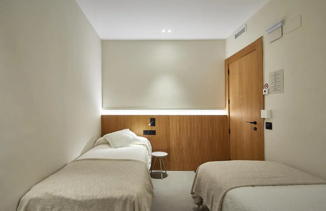 Ella Hostel Ramblas-1